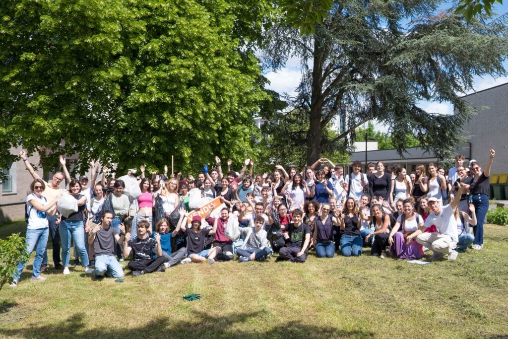 Grande Cleanwalk du lycée Descartes 1 CLEAN WALK