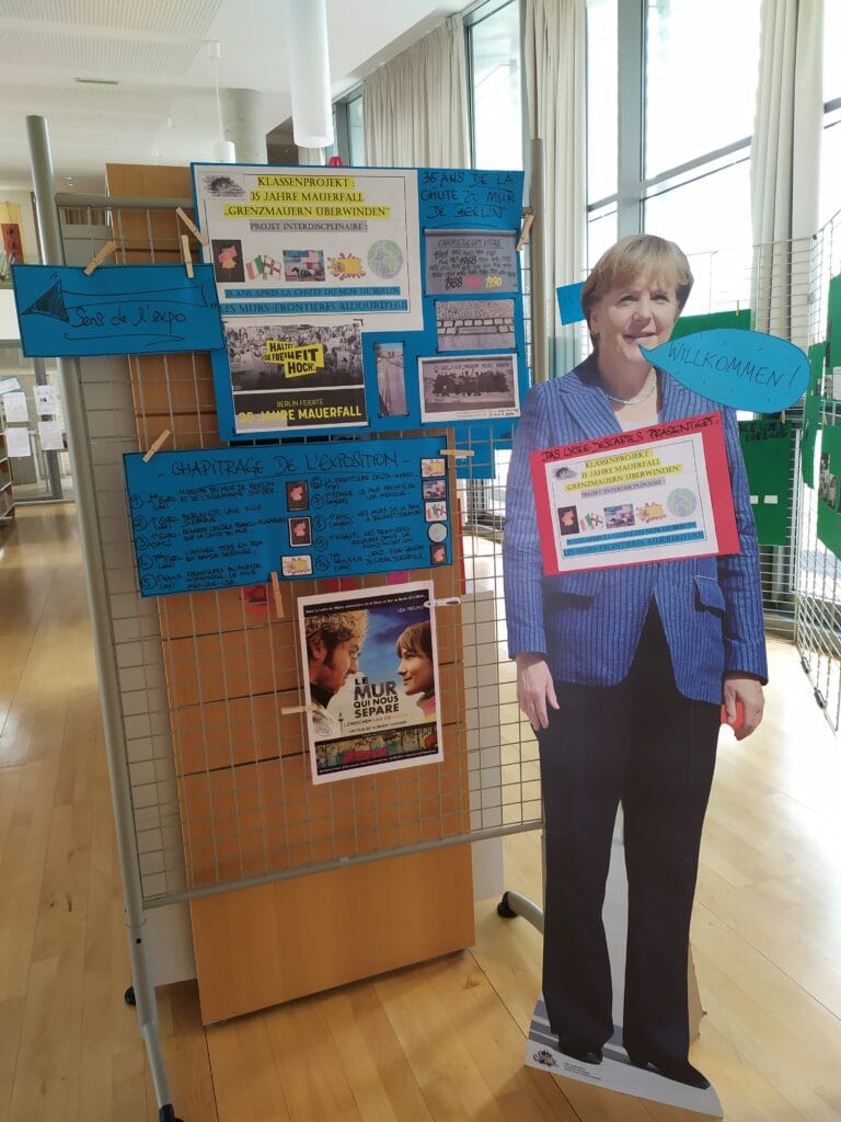 KLASSENPROJEKT : 35 JAHRE MAUERFALL "GRENZMAUERN UBERWINDER" - PROJET INTERDISCIPLINAIRE : 35 ans après la chute du mur de Berlin, les murs-frontières aujourd'hui 16 0 Presentation generale expo CDI 1