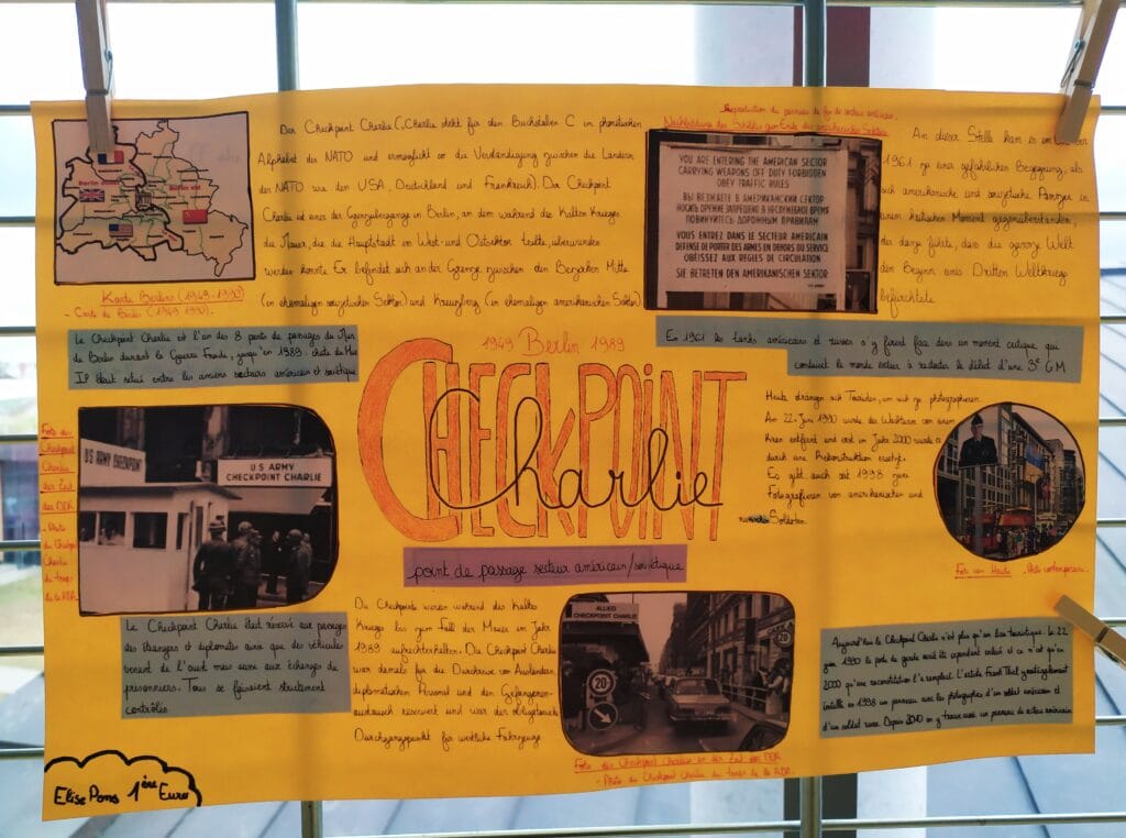 KLASSENPROJEKT : 35 JAHRE MAUERFALL "GRENZMAUERN UBERWINDER" - PROJET INTERDISCIPLINAIRE : 35 ans après la chute du mur de Berlin, les murs-frontières aujourd'hui 36 20 Checkpoint Charlie 1