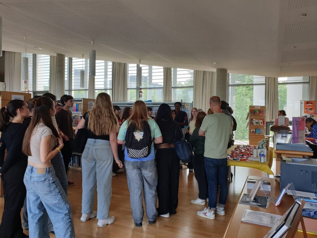 KLASSENPROJEKT : 35 JAHRE MAUERFALL "GRENZMAUERN UBERWINDER" - PROJET INTERDISCIPLINAIRE : 35 ans après la chute du mur de Berlin, les murs-frontières aujourd'hui 11 20250603 151514