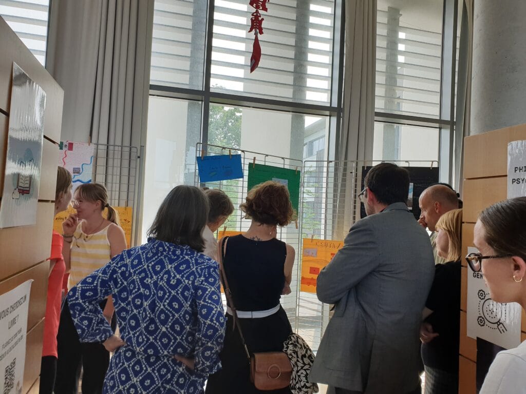 KLASSENPROJEKT : 35 JAHRE MAUERFALL "GRENZMAUERN UBERWINDER" - PROJET INTERDISCIPLINAIRE : 35 ans après la chute du mur de Berlin, les murs-frontières aujourd'hui 14 20250603 155501