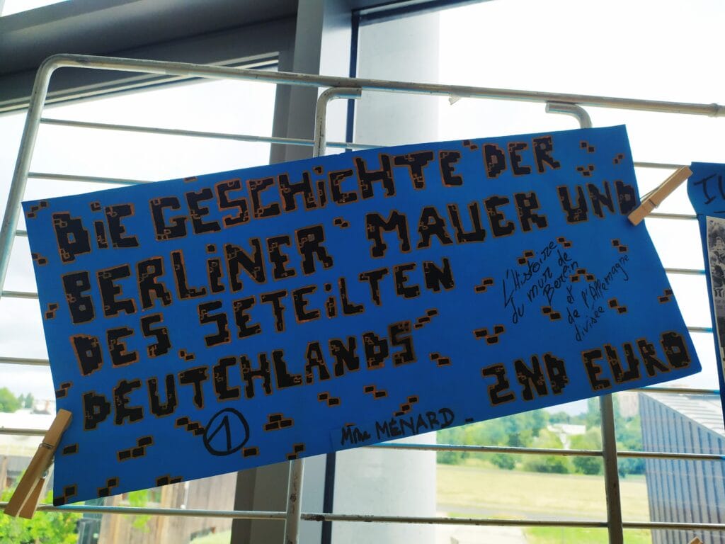 KLASSENPROJEKT : 35 JAHRE MAUERFALL "GRENZMAUERN UBERWINDER" - PROJET INTERDISCIPLINAIRE : 35 ans après la chute du mur de Berlin, les murs-frontières aujourd'hui 20 4 TEIL 1 Geschichte der Berliner Mauer 2de euro 1