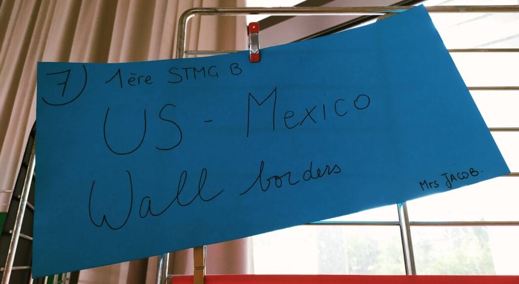 KLASSENPROJEKT : 35 JAHRE MAUERFALL "GRENZMAUERN UBERWINDER" - PROJET INTERDISCIPLINAIRE : 35 ans après la chute du mur de Berlin, les murs-frontières aujourd'hui 72 54 ANGLAIS STMG MUR TEXAS MEXIQUE 1