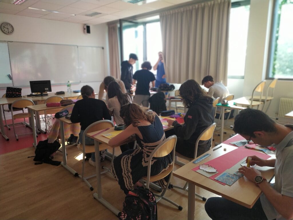 KLASSENPROJEKT : 35 JAHRE MAUERFALL "GRENZMAUERN UBERWINDER" - PROJET INTERDISCIPLINAIRE : 35 ans après la chute du mur de Berlin, les murs-frontières aujourd'hui 9 IMG 20250519 092853