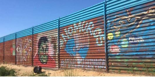 KLASSENPROJEKT : 35 JAHRE MAUERFALL "GRENZMAUERN UBERWINDER" - PROJET INTERDISCIPLINAIRE : 35 ans après la chute du mur de Berlin, les murs-frontières aujourd'hui 3 Mauer an der Texas Mexico Grenze