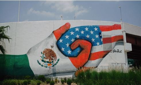 KLASSENPROJEKT : 35 JAHRE MAUERFALL "GRENZMAUERN UBERWINDER" - PROJET INTERDISCIPLINAIRE : 35 ans après la chute du mur de Berlin, les murs-frontières aujourd'hui 6 Mexico Texas Hand in Hand