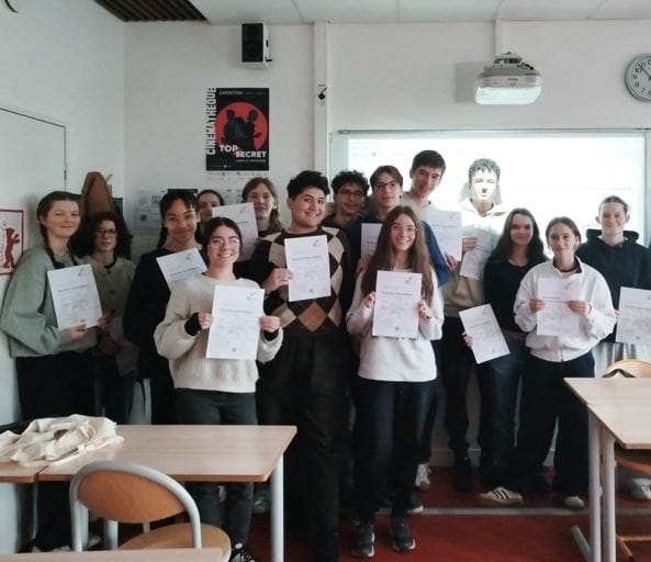 REMISE DES DIPLÔMES DE CERTIFICATION ALLEMANDE DSD1 2025 2 photo groupe pour site